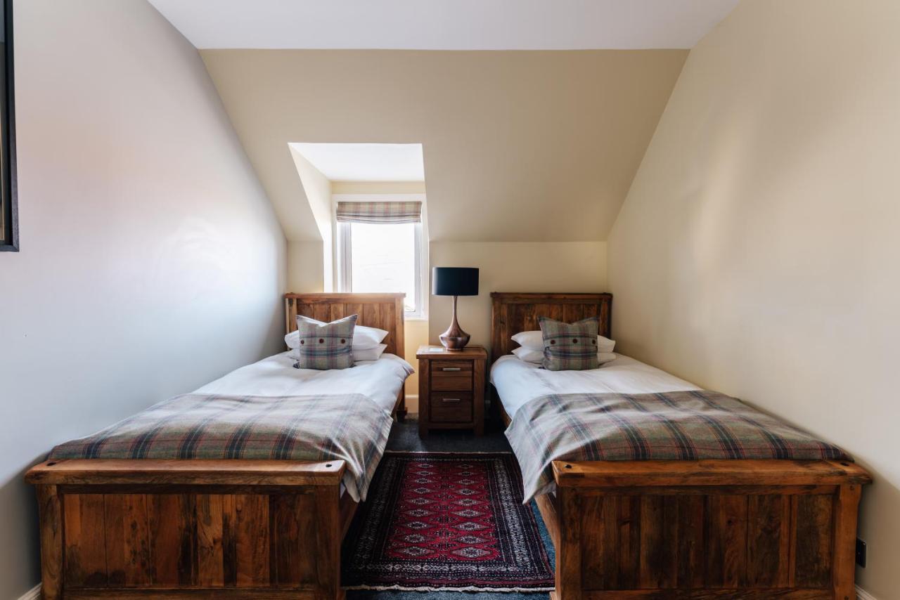 Luxury Inverness Central Apartment Private Parking Eksteriør bilde